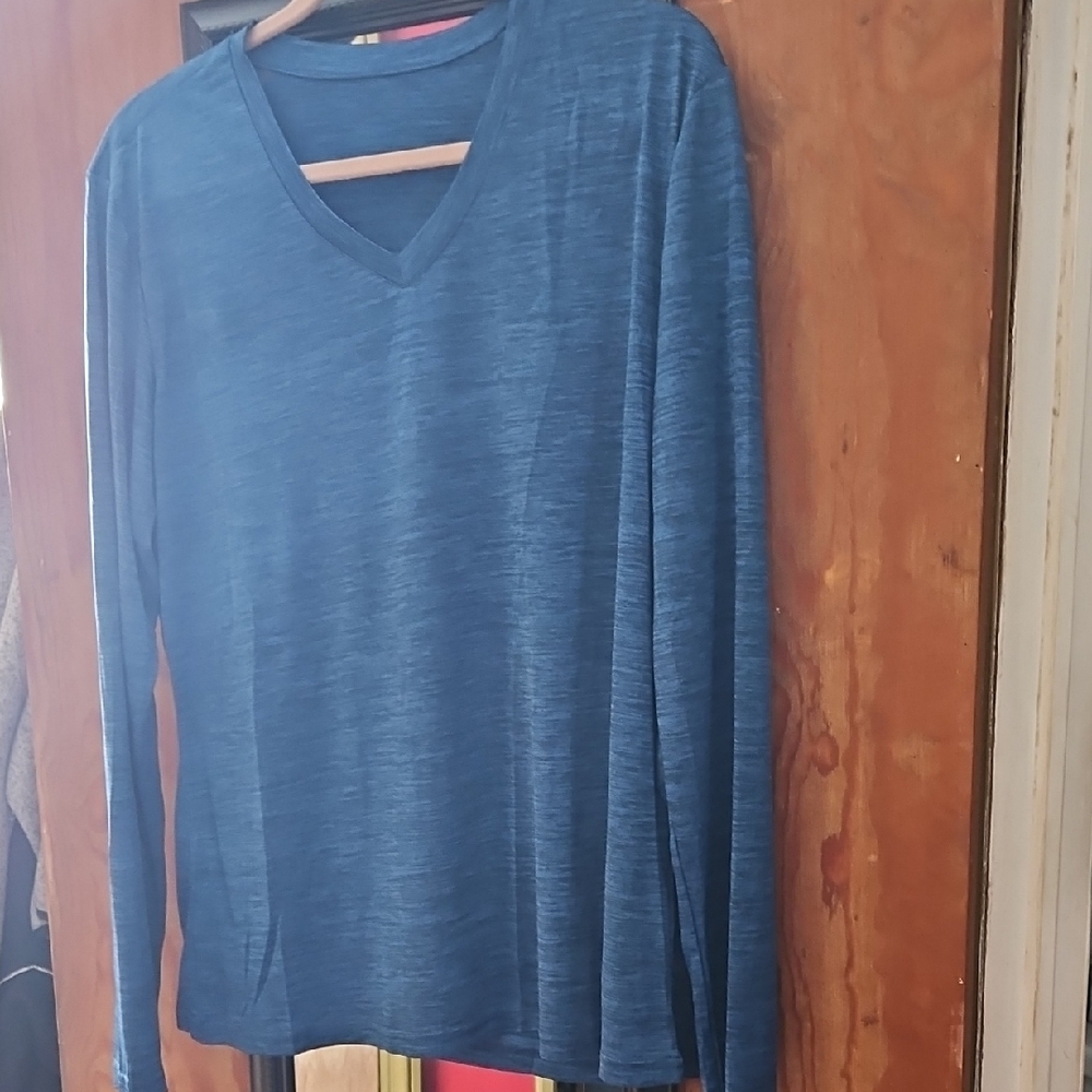 Amazon Essentials Women's Long Sleeve Tee - Blue